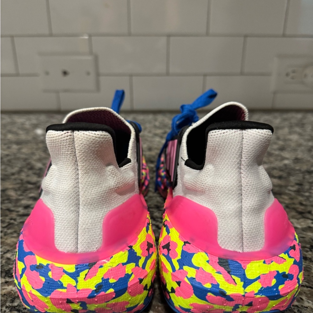 Women’s adidas ultraboost size 7 neon leopard - Picture 4 of 5